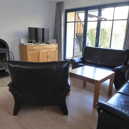 펜션 Reetdachhaus In Der Puddeminer Wiek *