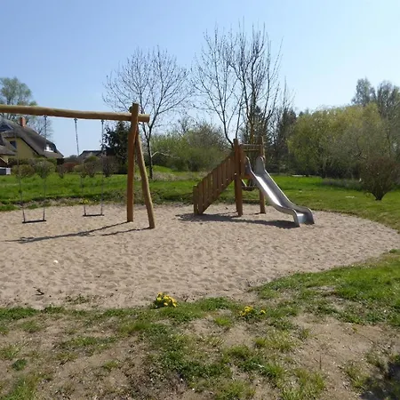 Reetdachhaus In Der Puddeminer Wiek *