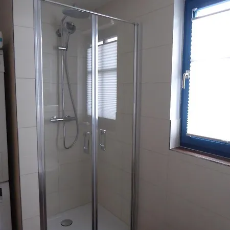 Vakantiehuis Reetdachhaus In Der Puddeminer Wiek