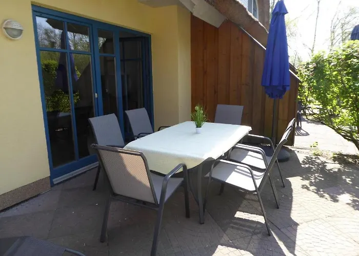 Reetdachhaus In Der Puddeminer Wiek Hébergement de vacances Puddemin